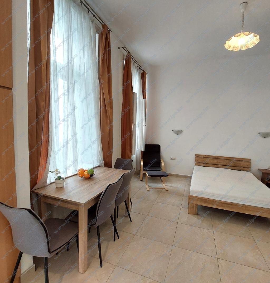 flat For rent 1052 Budapest Petőfi Sándor utca 30sqm 200 000 HUF/month ing_kep: 1