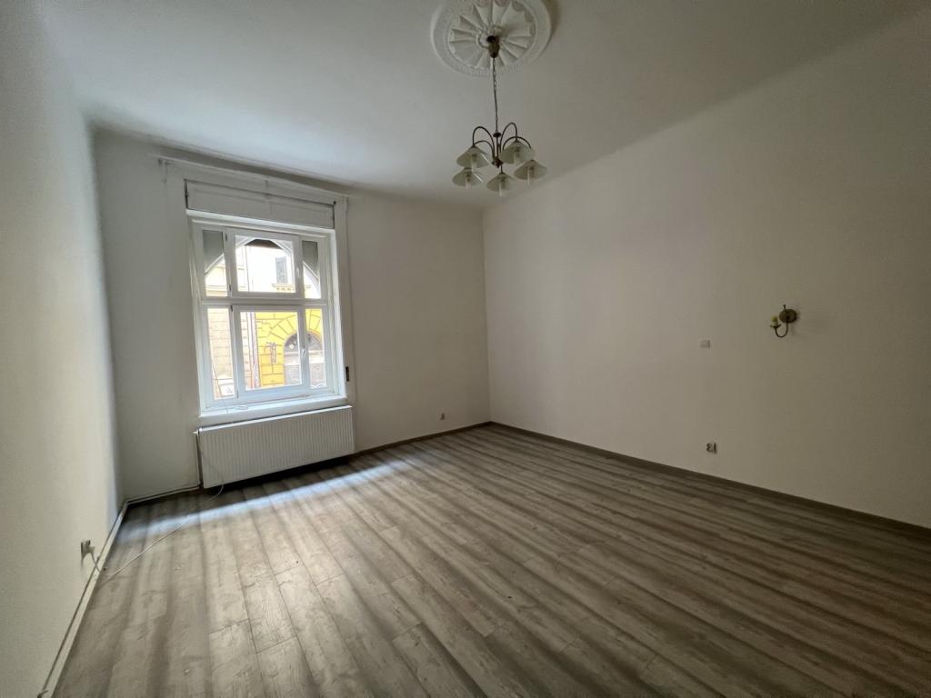 Eladó lakás 1066 Budapest Zichy Jenő utca 74m2 75,5M Ft Ingatlan kép: 1